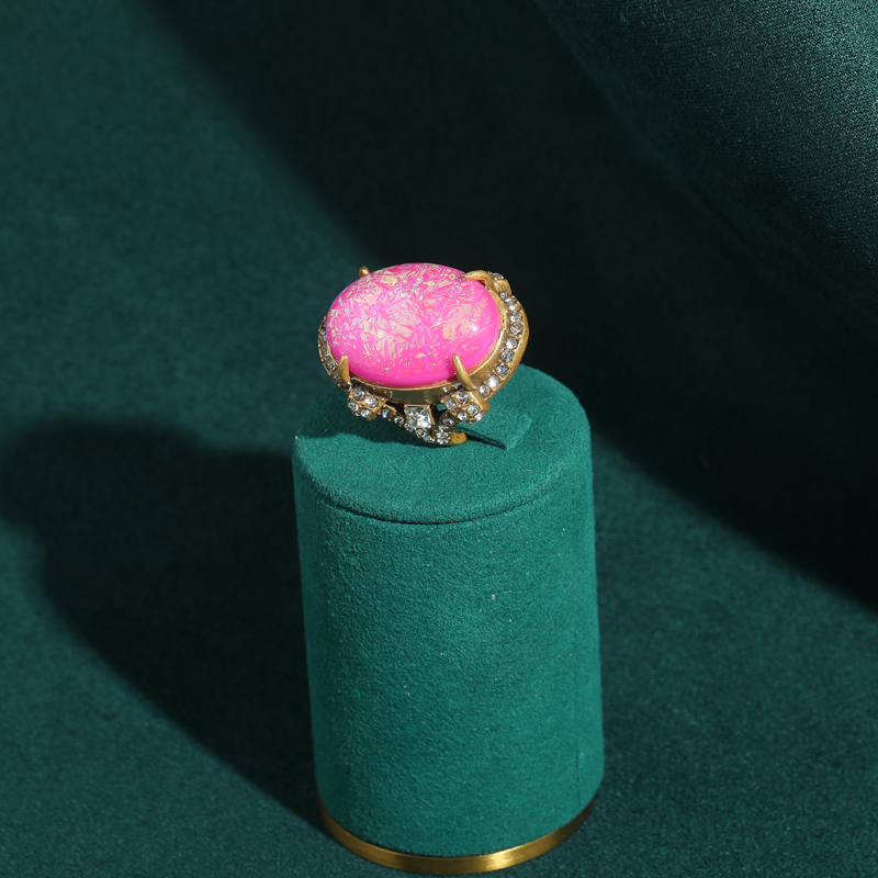 Vintage großer Opal-Ring, rosa – Vintage Fashion Trends 2025 Bewertung und Preis