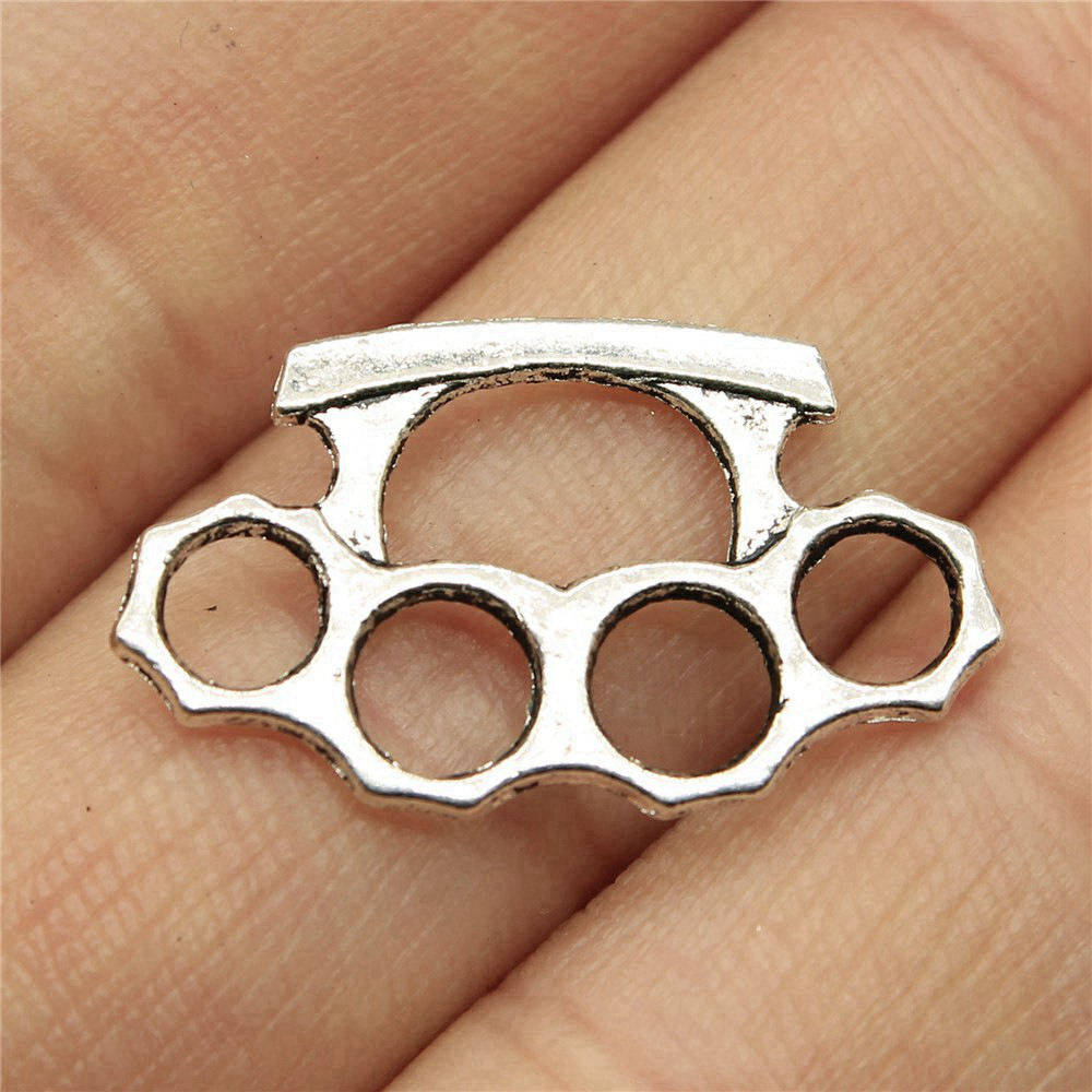Fighting War Charms Anhänger K – Vintage Fashion Stuff Bewertung und Preis