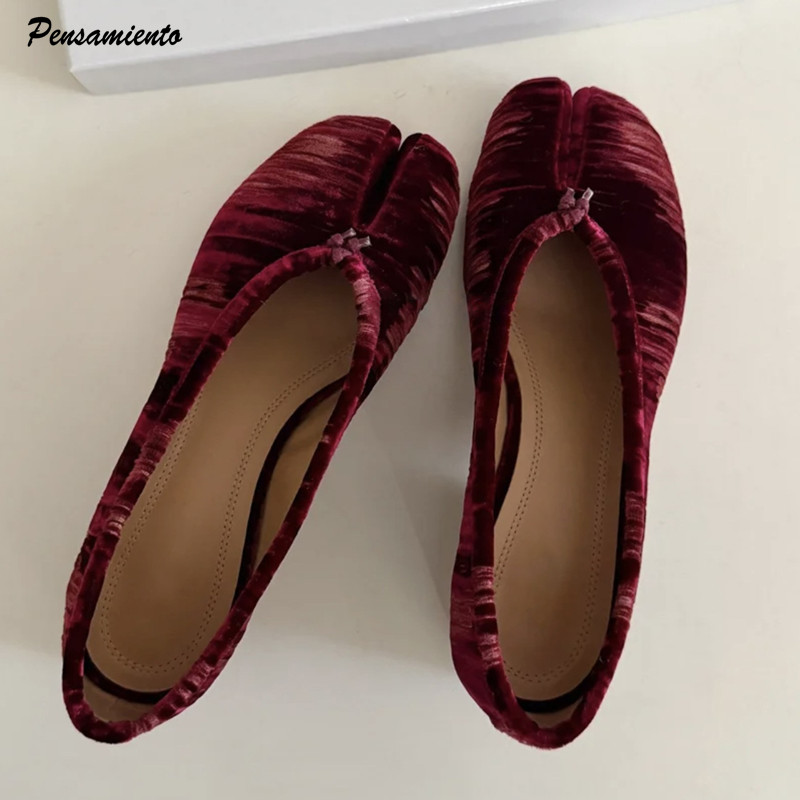 Modische Plissierte Designer-F – Vintage Fashion Design Bewertung und Preis