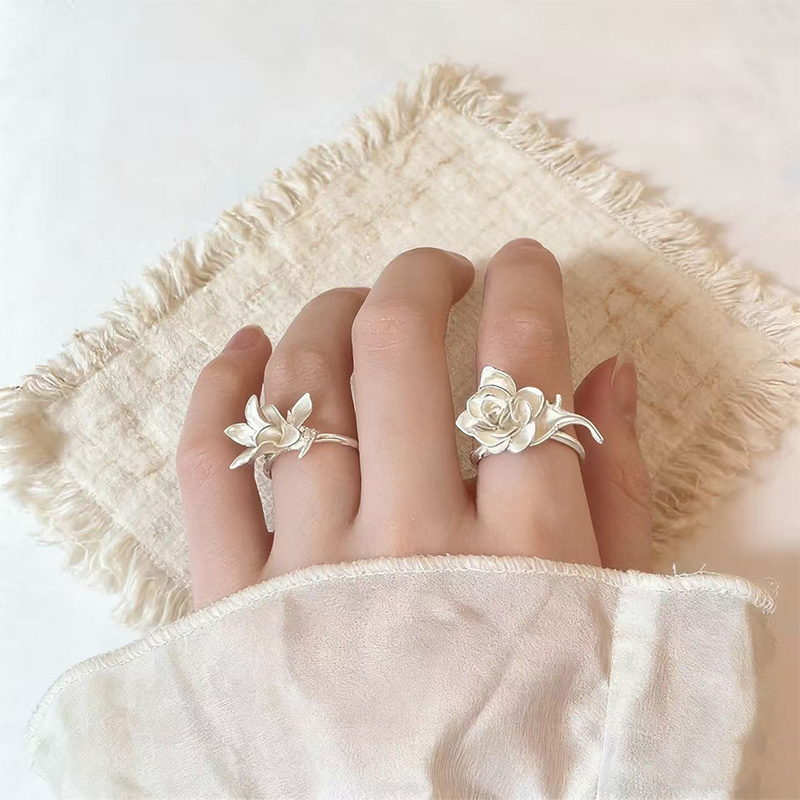 Modischer Blumenring, Schmuckz – Vintage Fashion Buyer Bewertung und Preis