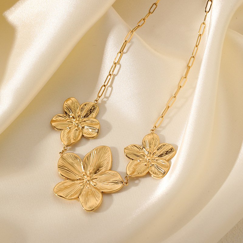 Goldene modische Vintage-Blume – Vintage Fashion Trends 2025 Bewertung und Preis
